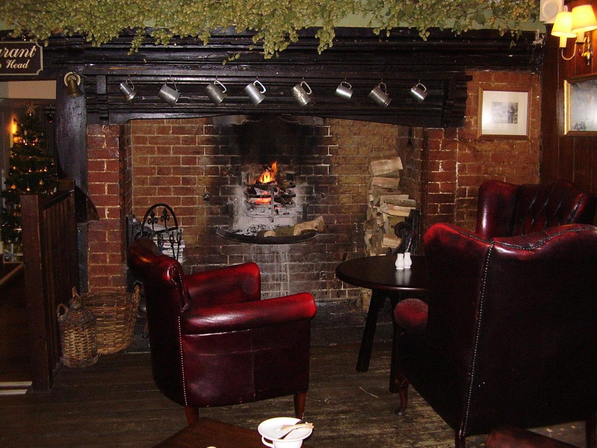 The Sun Inn ฟาเวอร์แชม ภายนอก รูปภาพ