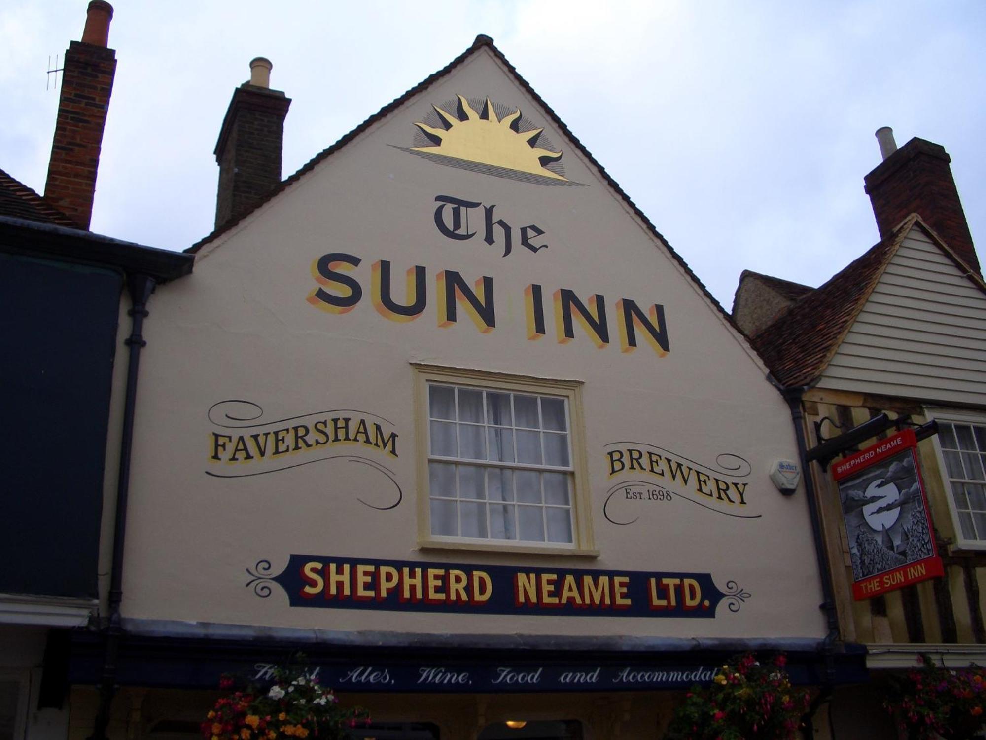 The Sun Inn ฟาเวอร์แชม ภายนอก รูปภาพ